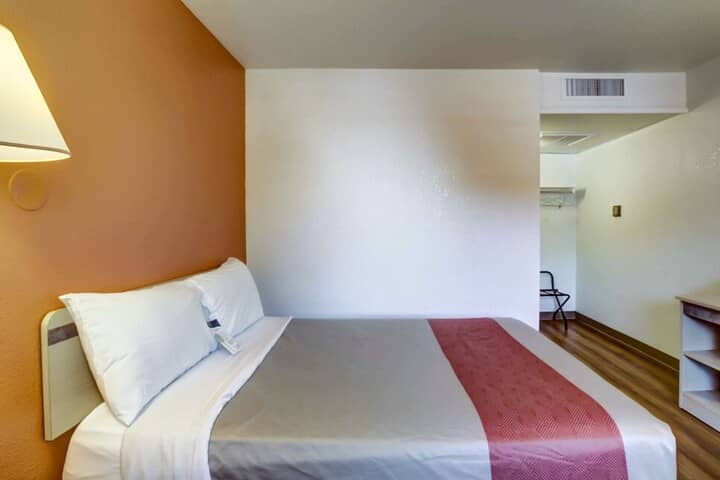 Room 13 of 31
